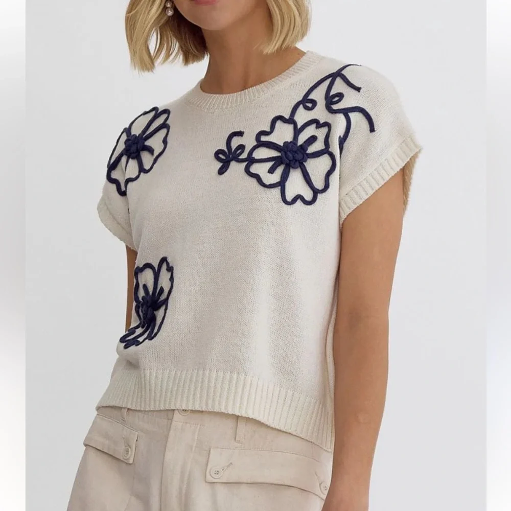 NEW white short sleeve embroidered floral sweater - Picture 1 of 7